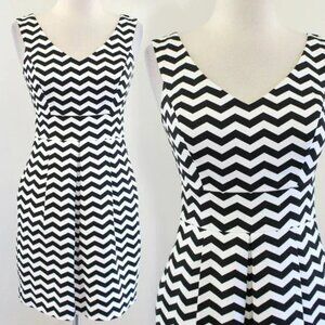 Sleeveless Chevron Dress Pleated